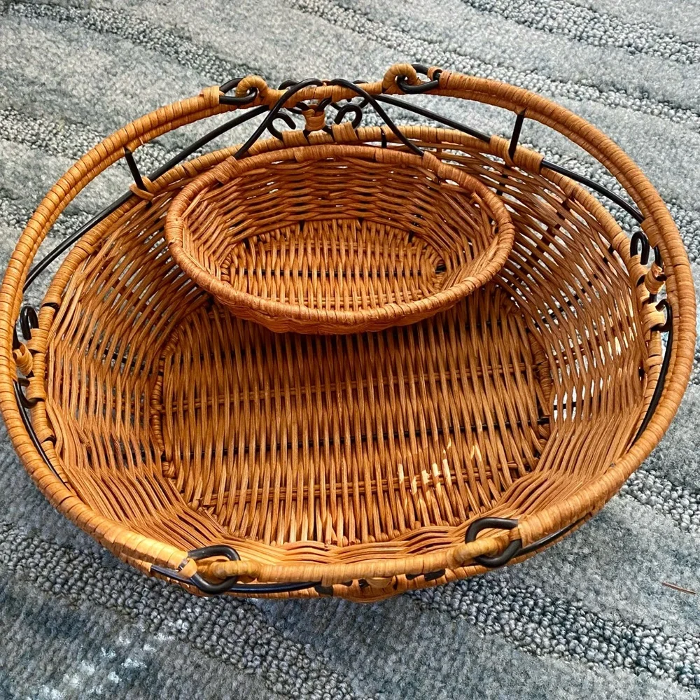 Basket Serving Set - Picture 3 of 3